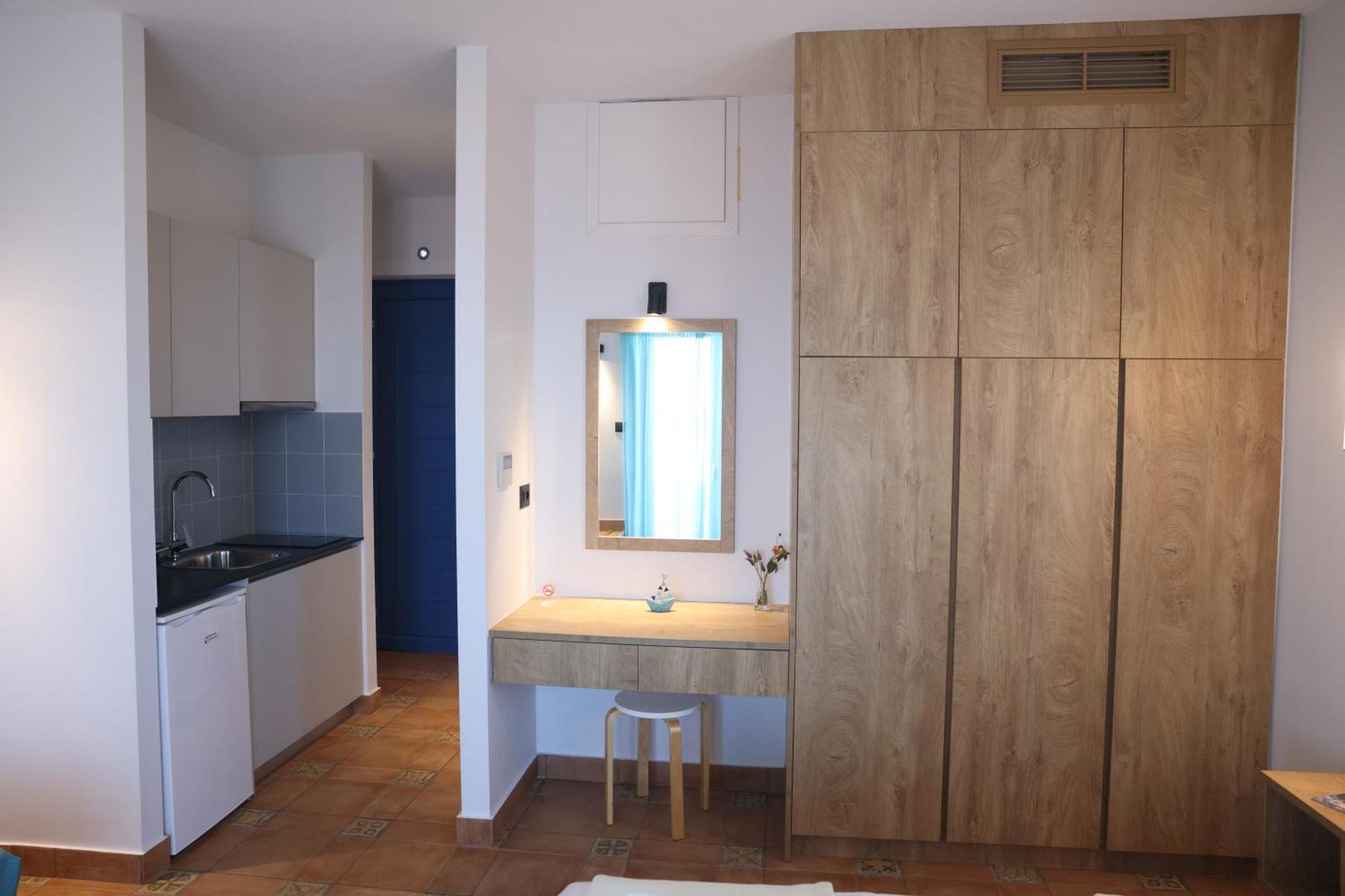 Chios Shallow Sea Apartment